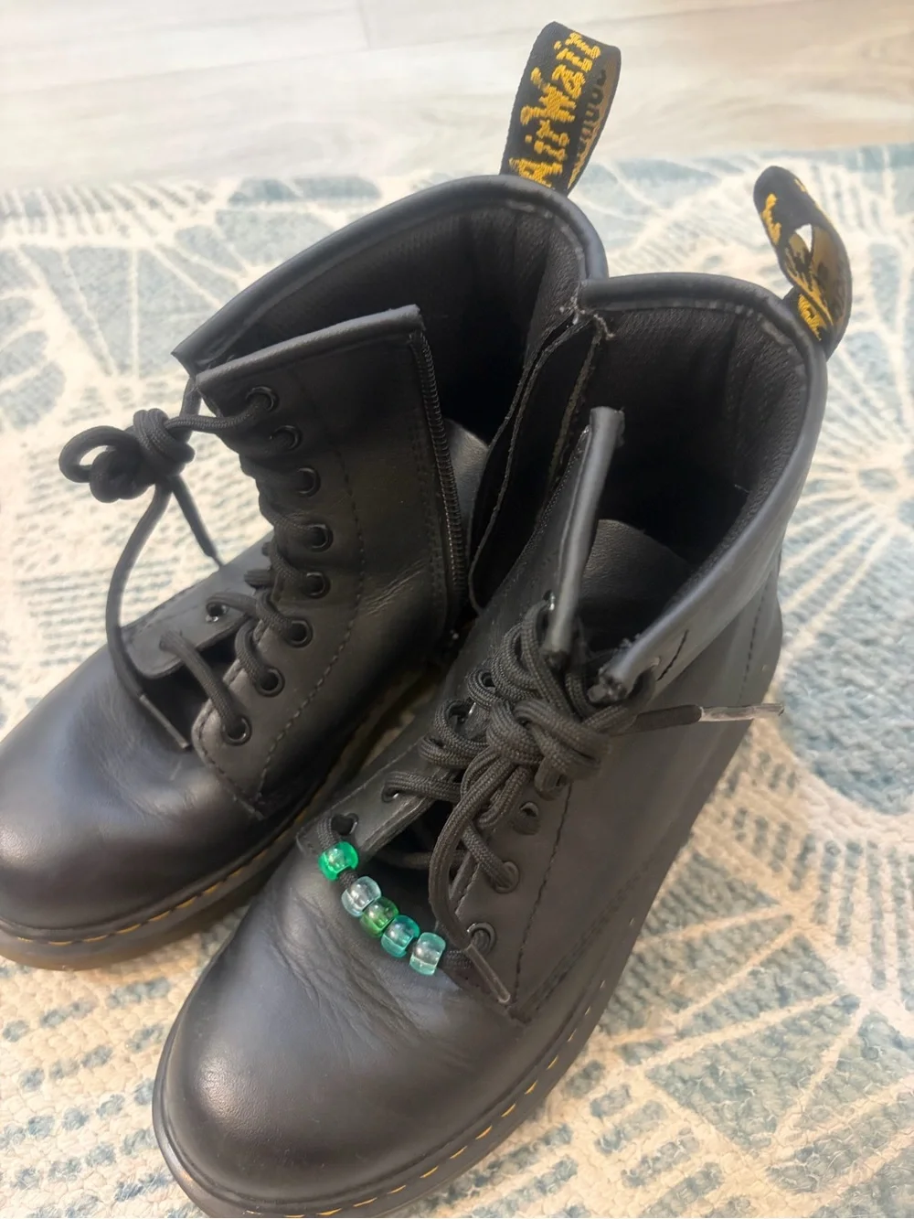 Dr. Martens youth black